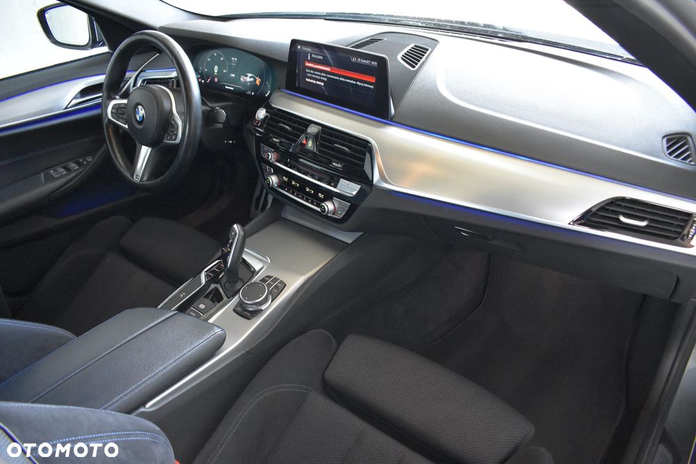 BMW Seria 5 520d M Sport sport - 23