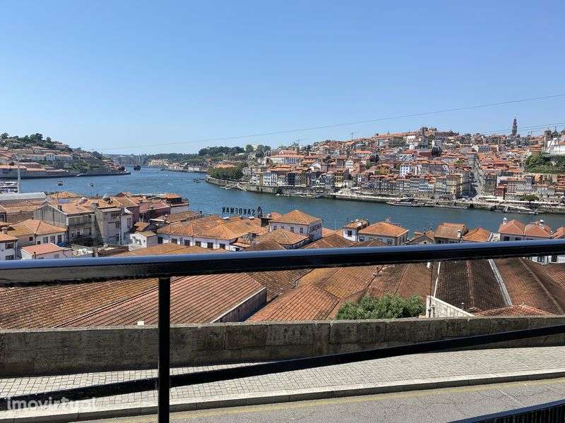 T2 no Cais de Gaia, com vistas incriveis, renovado - Grande imagem: 5/12