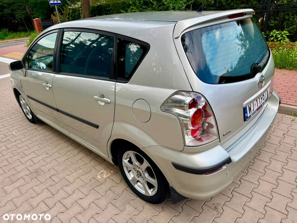 Toyota Corolla Verso 2.0 D-4D Sol - 17