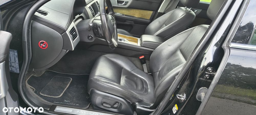 Jaguar XF 2.2 D Luxury - 12