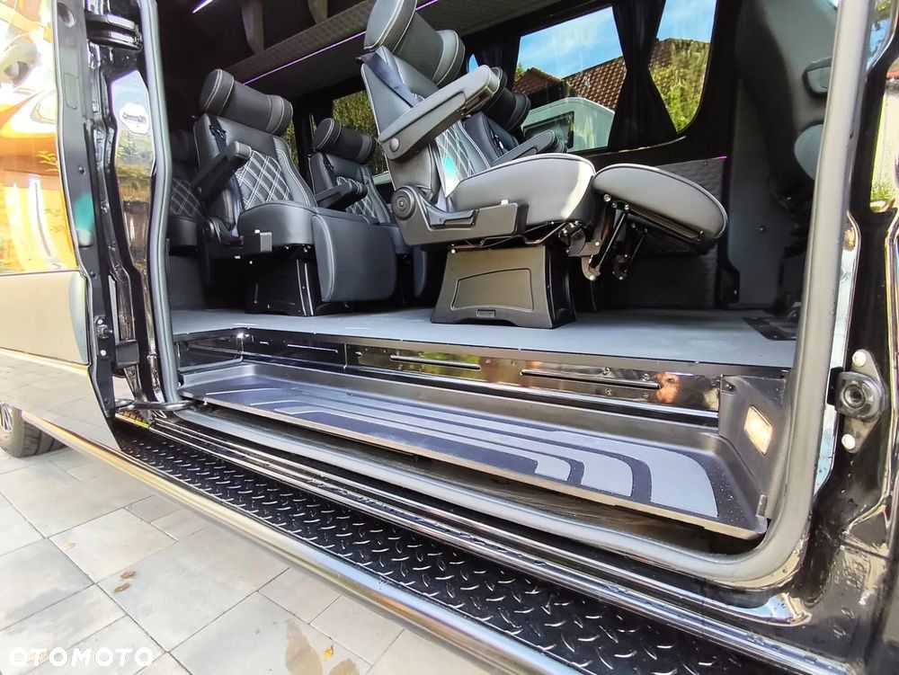 Mercedes-Benz Sprinter - 25