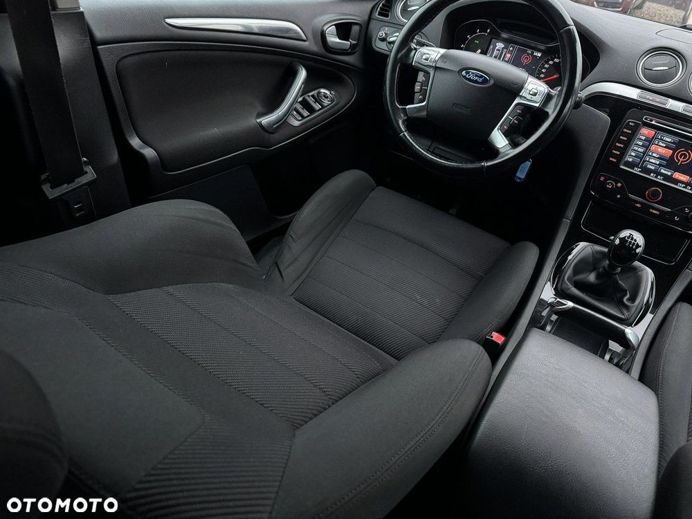 Ford S-Max 2.0 TDCi DPF Titanium - 24