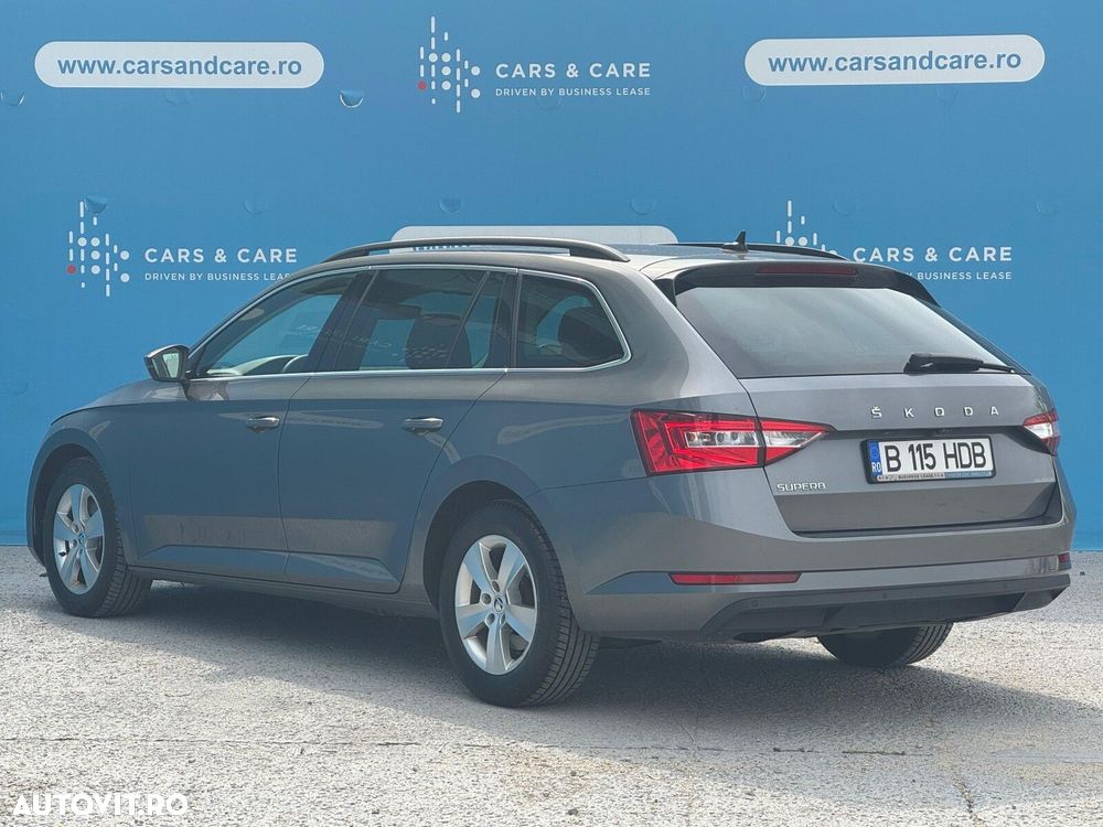Skoda Superb 2.0 TDI DSG Ambition - 4