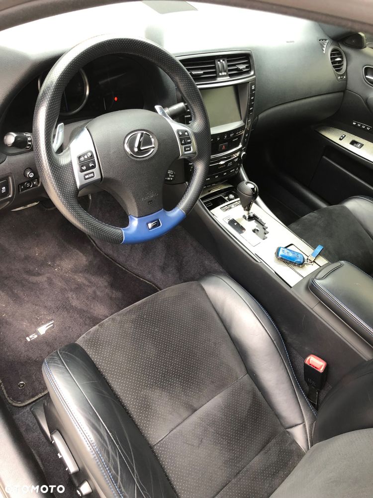 Lexus IS - 11