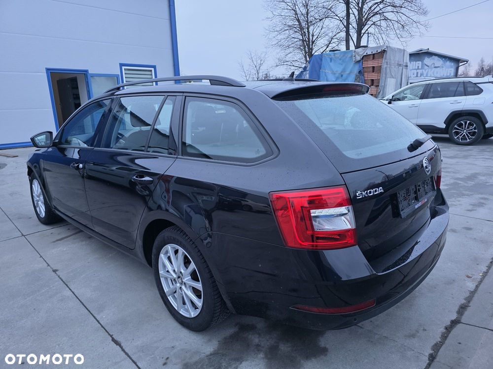 Skoda Octavia 1.6 TDI DSG Ambition - 3