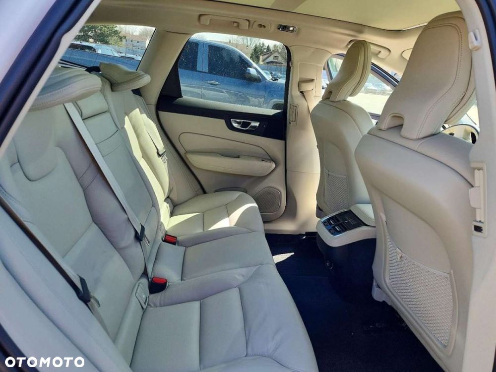 Volvo XC 60 T5 AWD Inscription - 9
