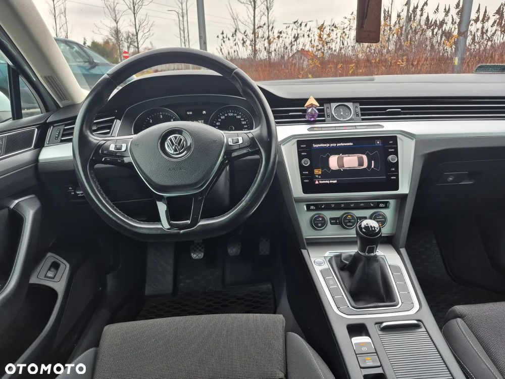 Volkswagen Passat 2.0 TDI SCR Comfortline - 6