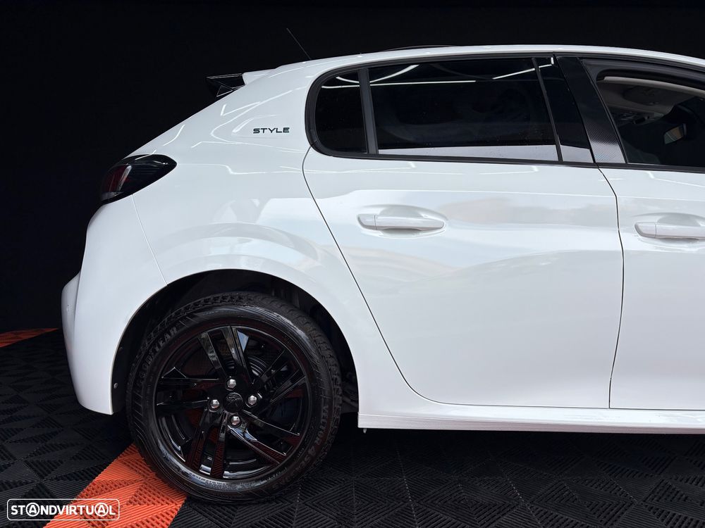 Peugeot 208 PureTech 100 Style - 24
