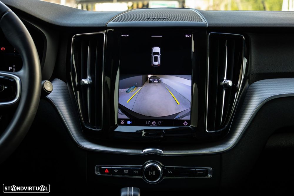 Volvo XC 60 2.0 B4 R-Design Geartronic - 32