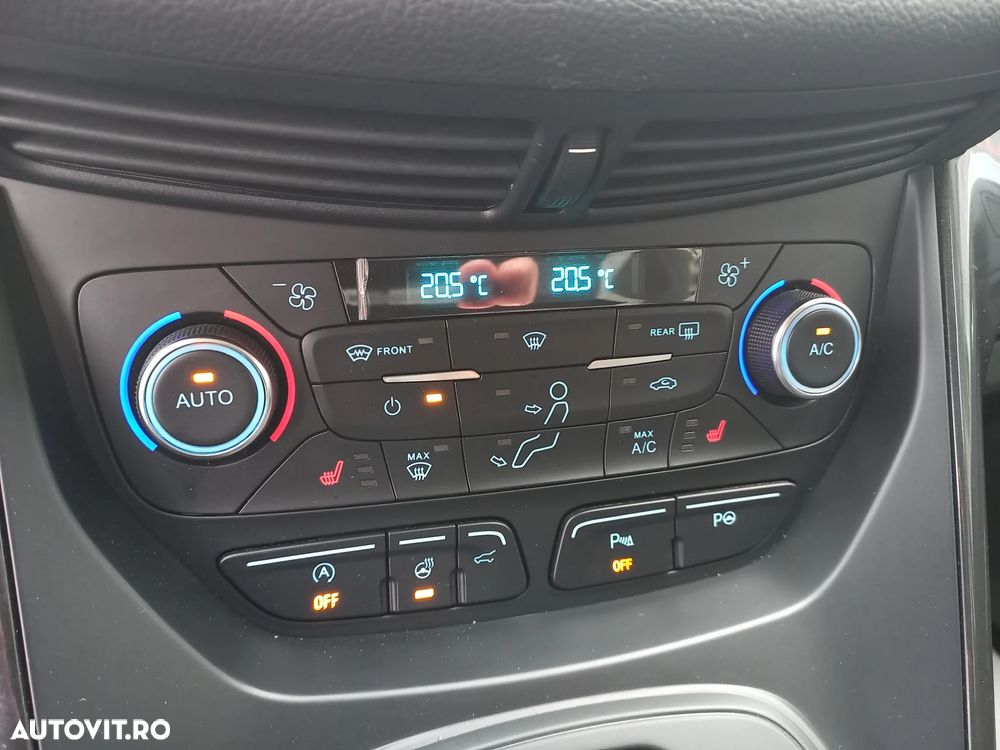 Ford Kuga 2.0 TDCi 4WD Powershift Titanium - 23