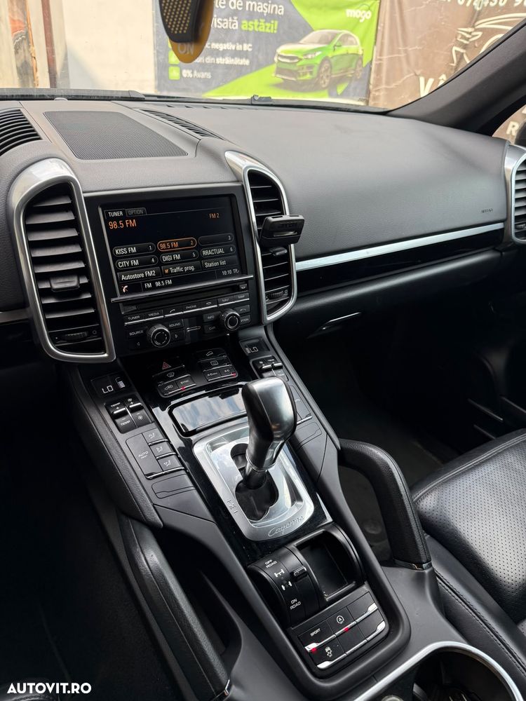 Porsche Cayenne - 14
