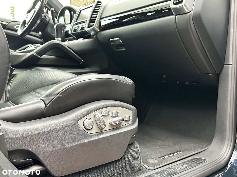 Porsche Cayenne S - 26