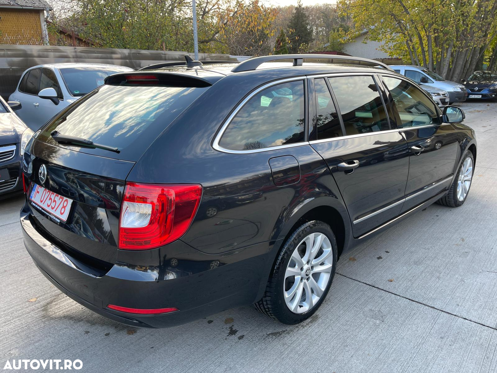 Skoda Superb Combi 2.0 TDI Elegance DSG - 3