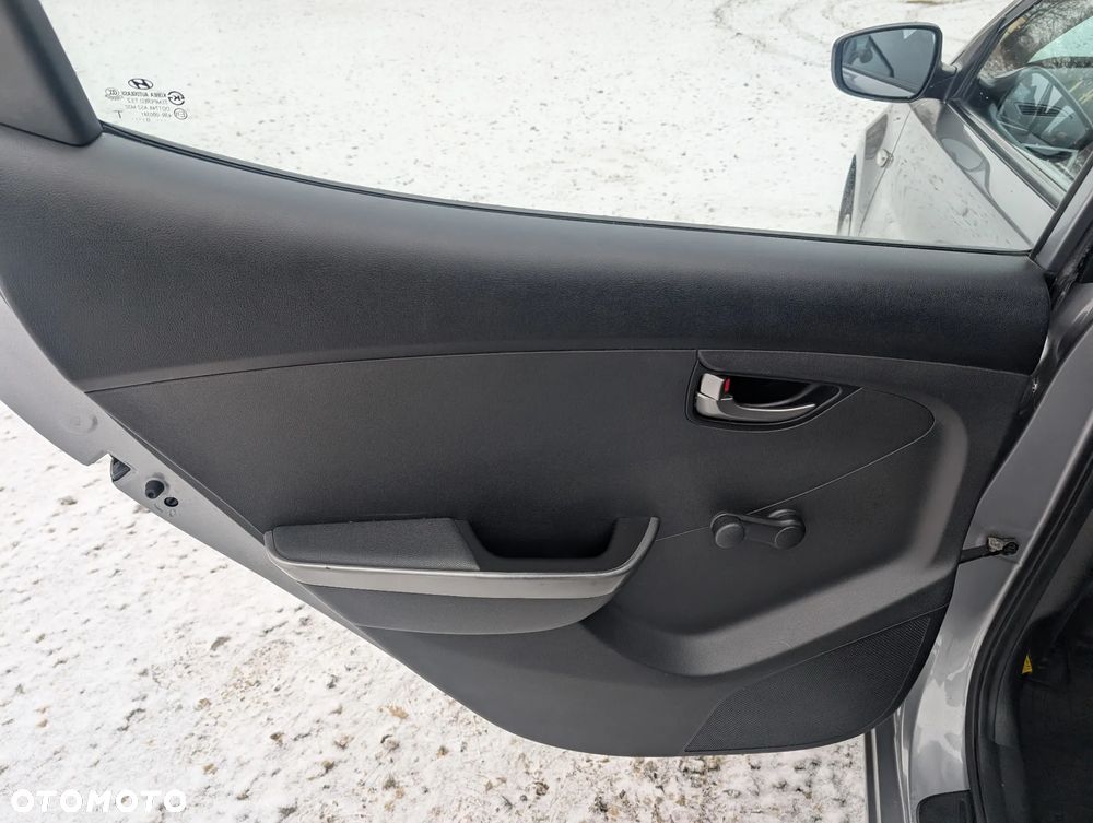 Hyundai Elantra 1.6 Comfort - 26