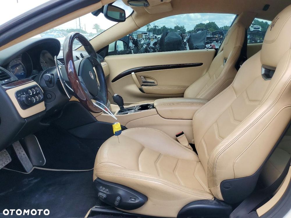 Maserati GranTurismo S Automat - 8