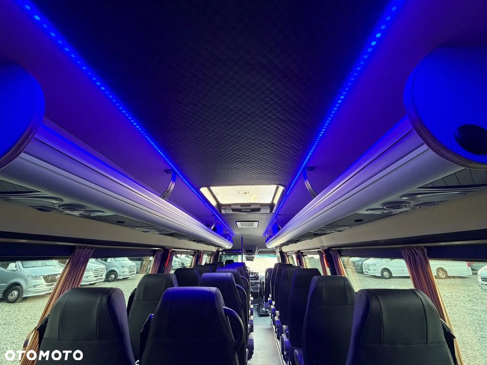 Mercedes-Benz Sprinter 519 - 32