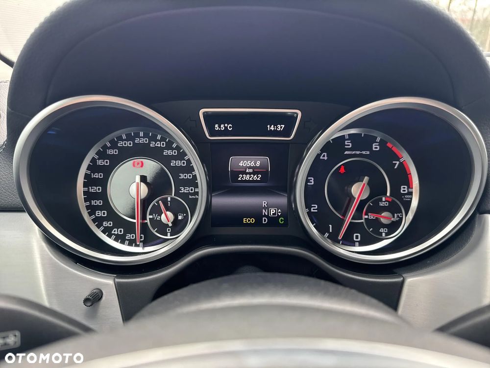 Mercedes-Benz ML 63 AMG 4Matic AMG SPEEDSHIFT 7G-TRONIC - 14