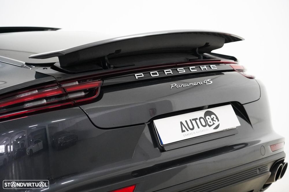 Porsche Panamera 4 S - 34