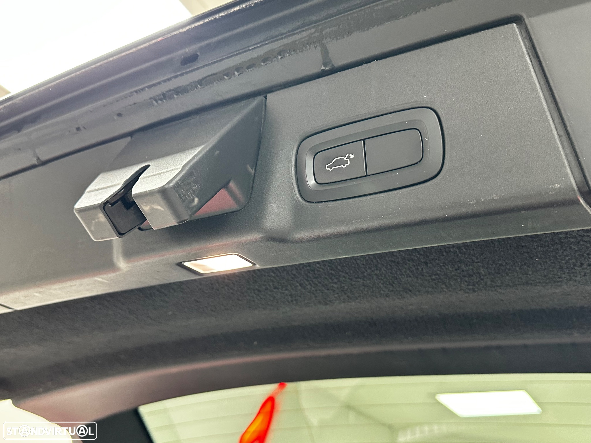Volvo V90 2.0 D4 Momentum Plus Geartronic - 22