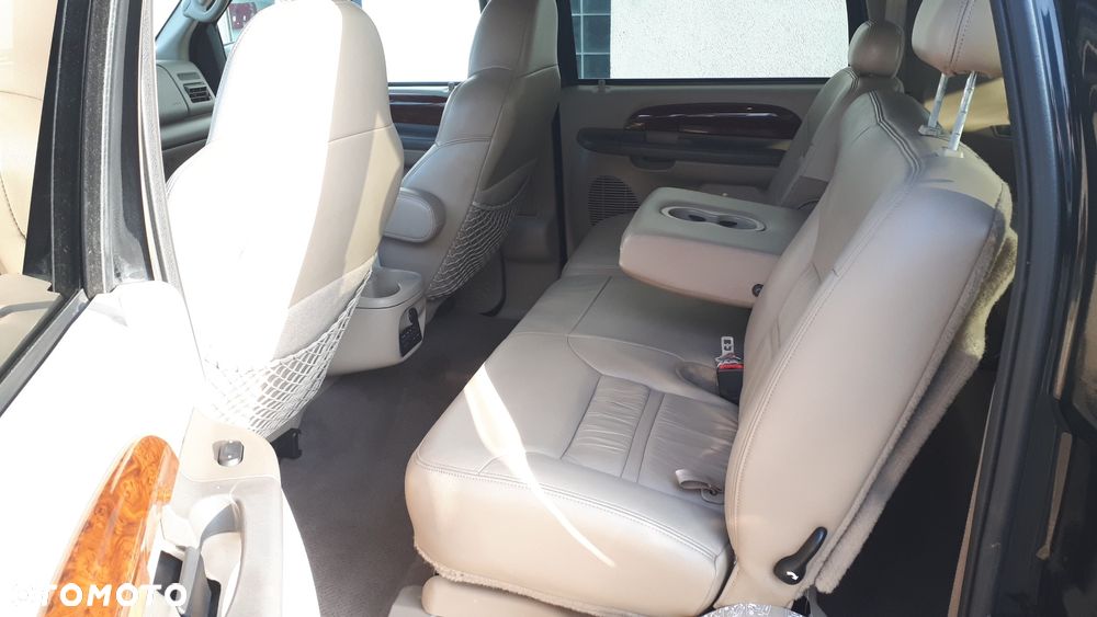 Ford Excursion - 14