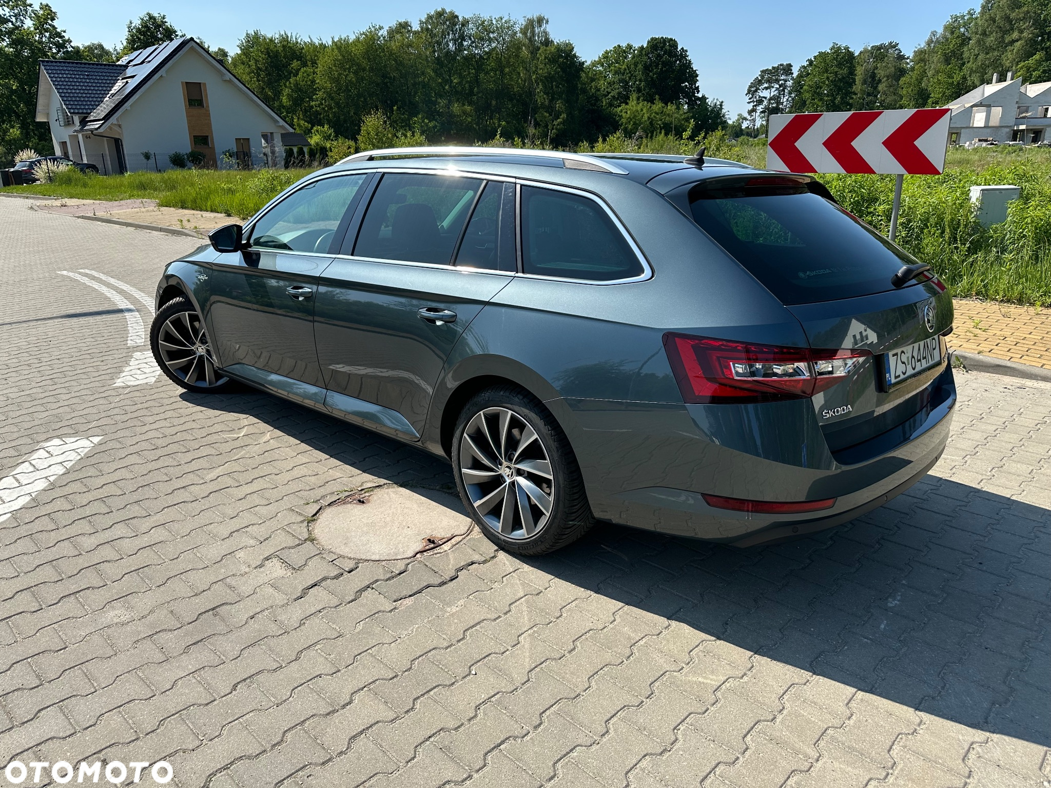 Skoda Superb 2.0 TDI 4x4 L&K DSG - 3