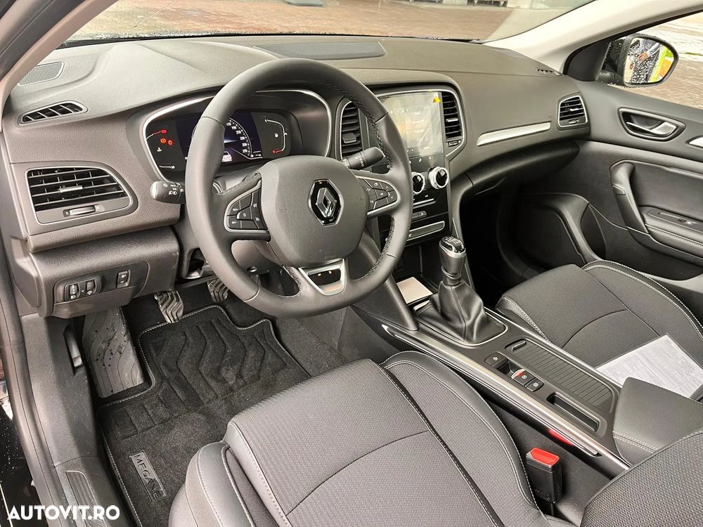 Renault Megane TCE 140 Techno - 4