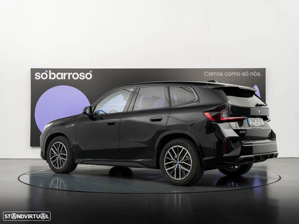 BMW iX1 eDrive20 Pack Desportivo M - 4