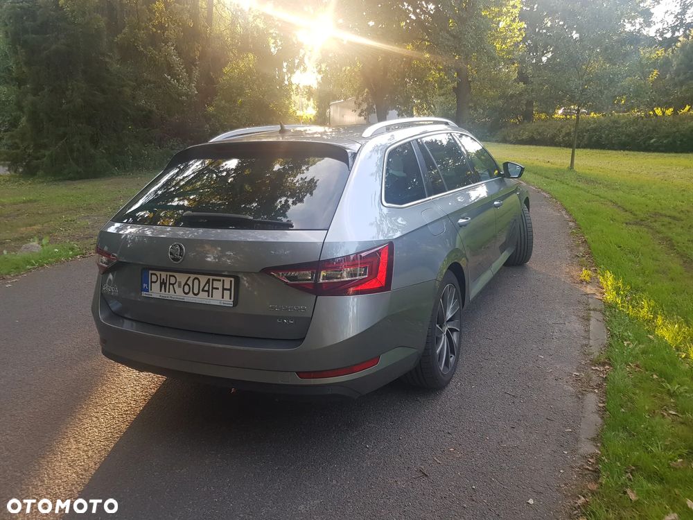 Skoda Superb 2.0 TDI 4x4 L&K DSG - 5