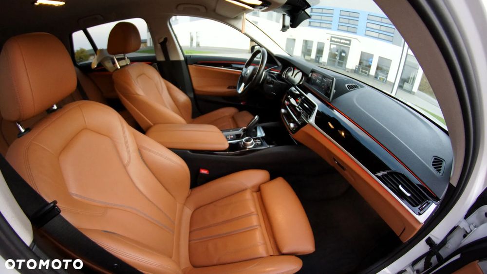 BMW Seria 5 520d Sport Line - 19