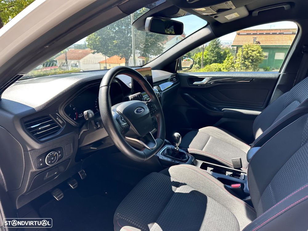 Ford Focus 1.0 EcoBoost S&S ST-LINE - 21