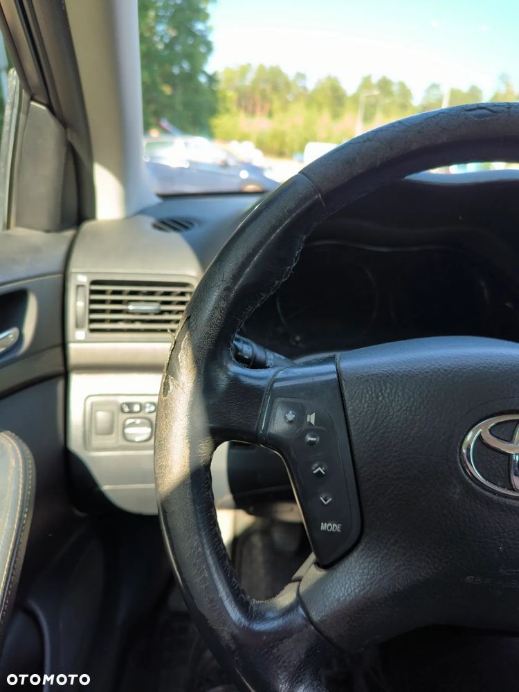 Toyota Avensis 2.0 D-4D Combi Sol - 11