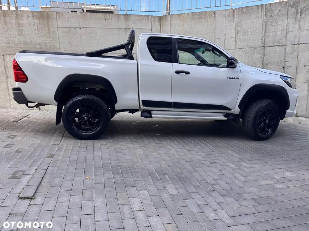 Toyota Hilux - 5