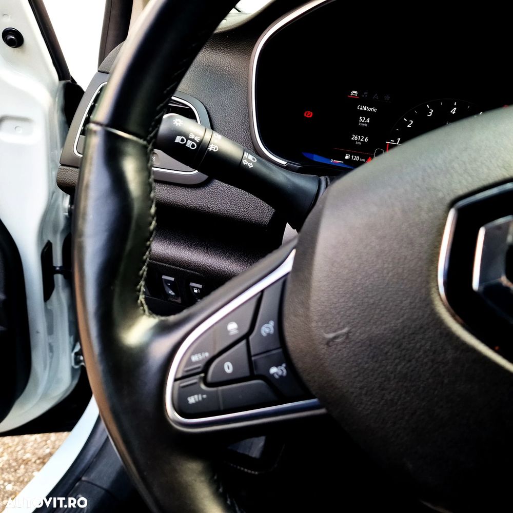 Renault Megane TCe EDC Intens - 19