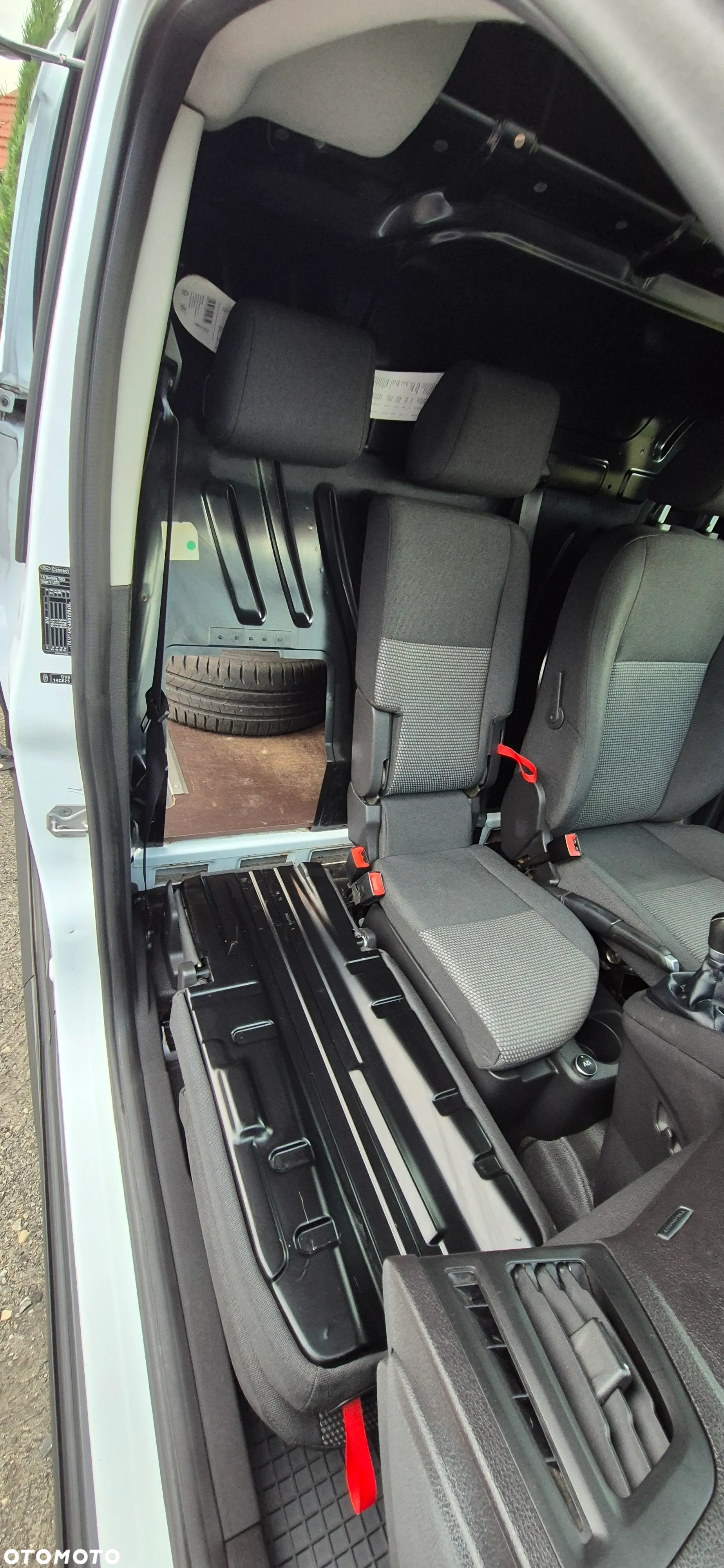 Ford Transit Connect - 16