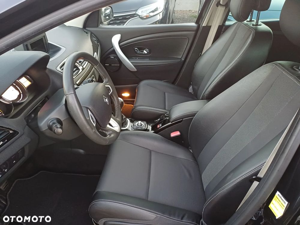 Renault Megane Grandtour TCe 130 BOSE Edition - 16