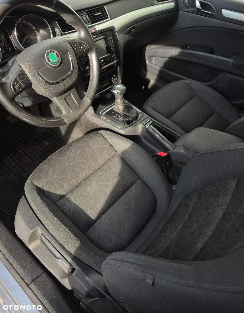 Skoda Superb 2.0 TDI DSG Ambition - 4