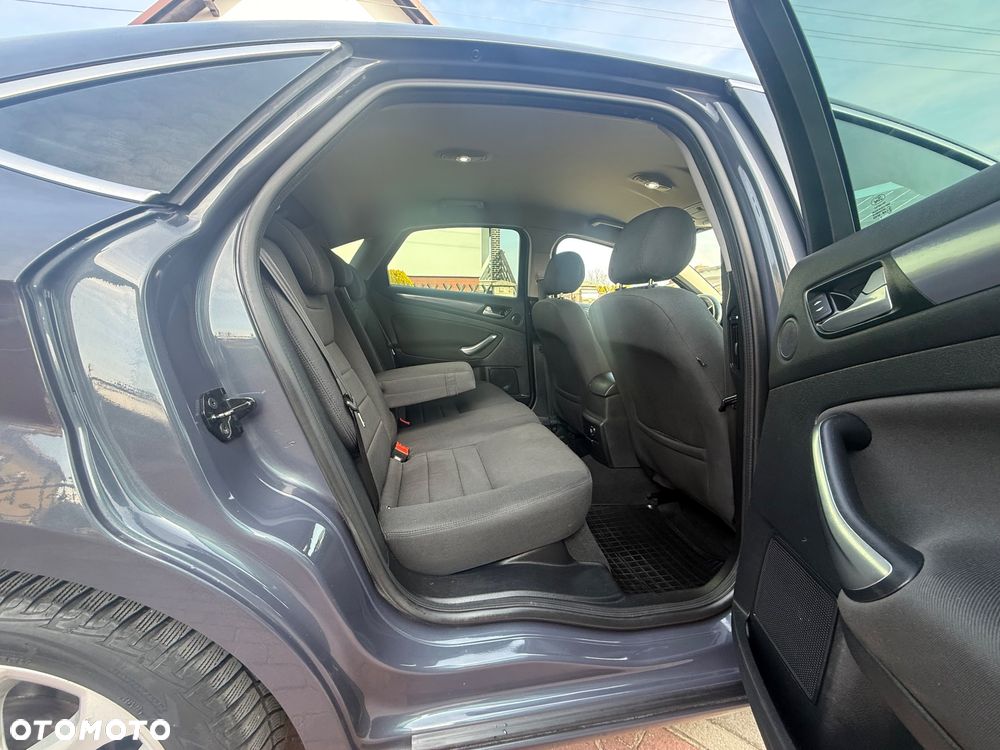 Ford Mondeo 2.0 TDCi Ghia - 14