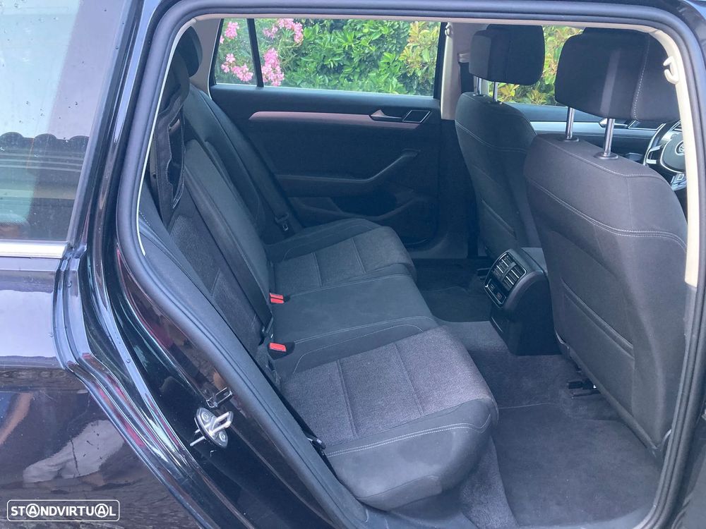 VW Passat Variant 1.6 TDI Confortline DSG - 8