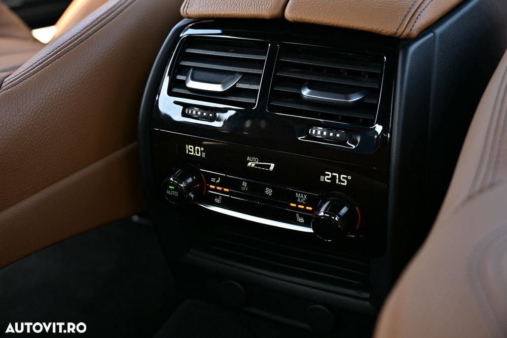 BMW Seria 5 530i xDrive Aut. - 24