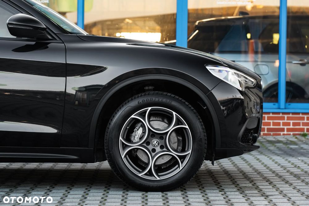 Alfa Romeo Stelvio 2.0 Turbo Sprint Q4 - 12