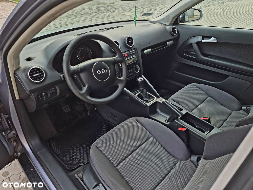 Audi A3 3-drzwiowe 1.6 Ambition - 7