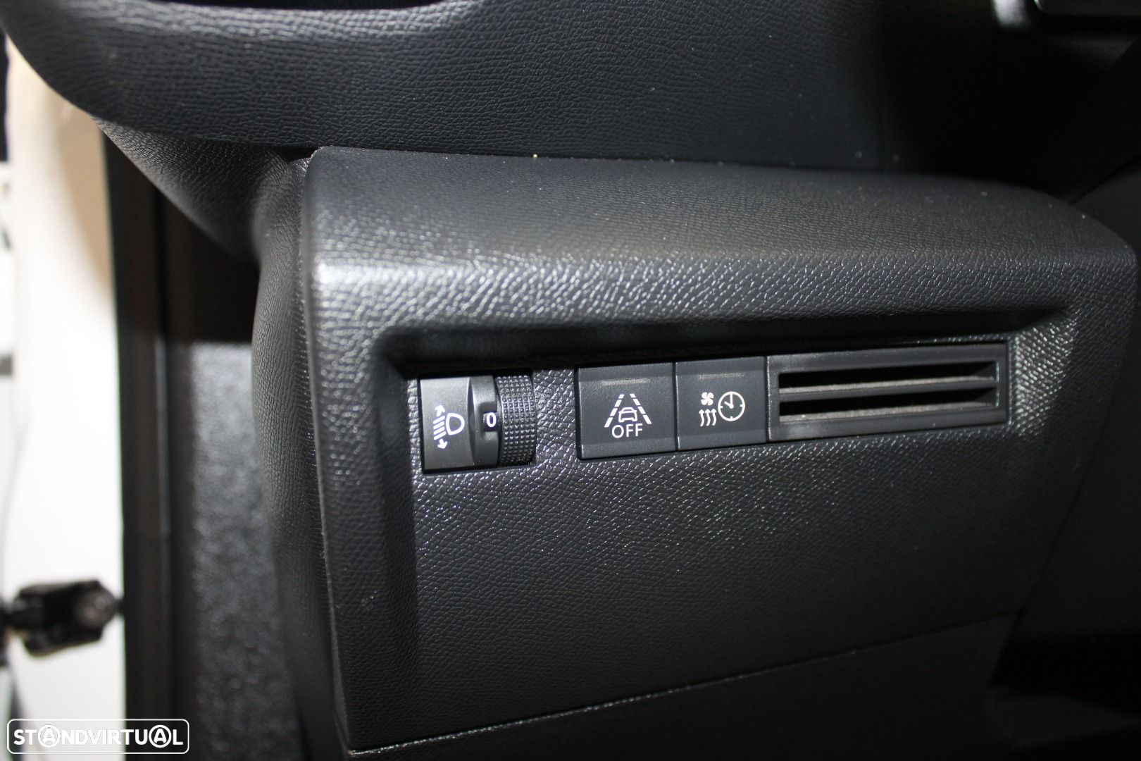 Citroën e-C4 50 kWh E-Series Collection - 11