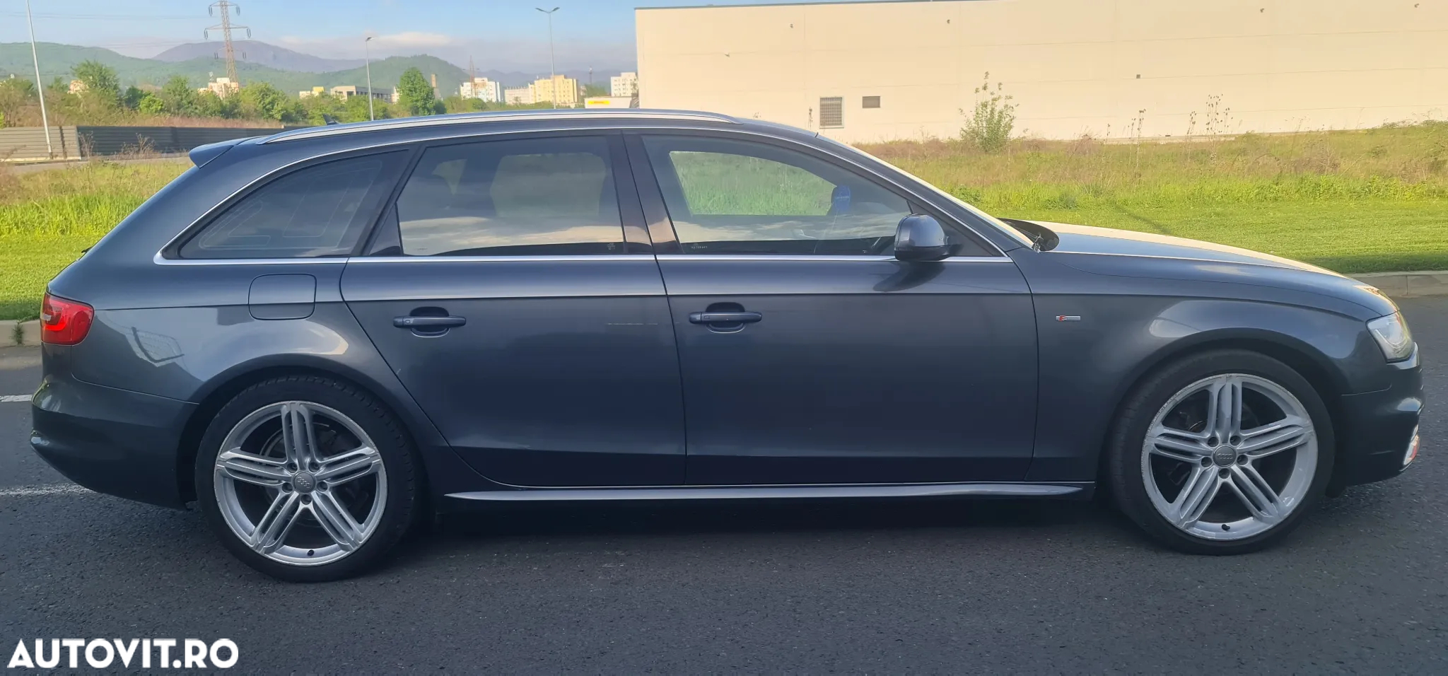 Audi A4 Avant 2.0 TDI DPF clean diesel multitronic S line Sportpaket - 12