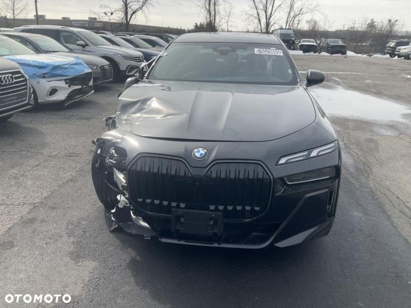 BMW Seria 7 740i - 37