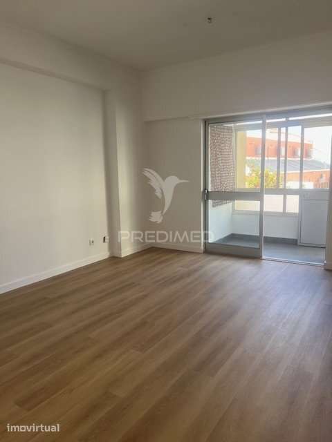 Apartamento T2 RENOVADO na Quinta das Conchas - Grande imagem: 5/17