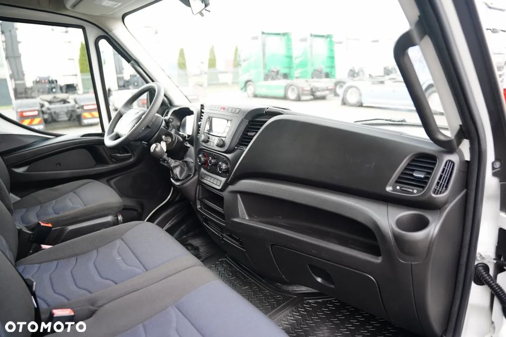 Iveco DAILY 35-150 / CHŁODNIA / THERMO KING / MANUAL / BLIŹNIAK / 3 MIEJSCA / - 33