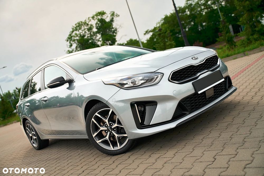 Kia Ceed 1.4 T-GDI DCT OPF GT Line - 4