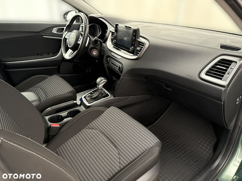Kia Ceed - 22