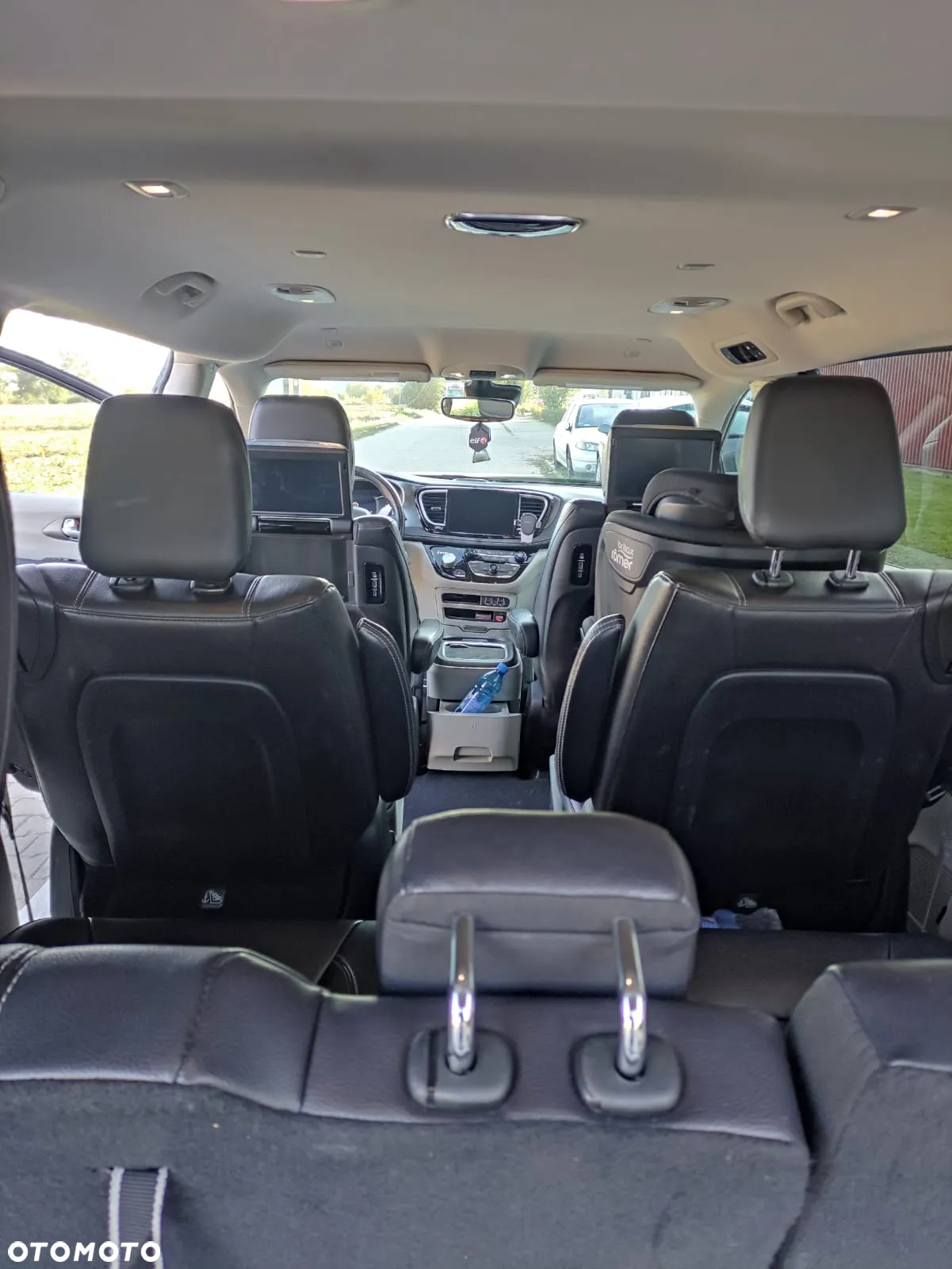 Chrysler Pacifica - 27