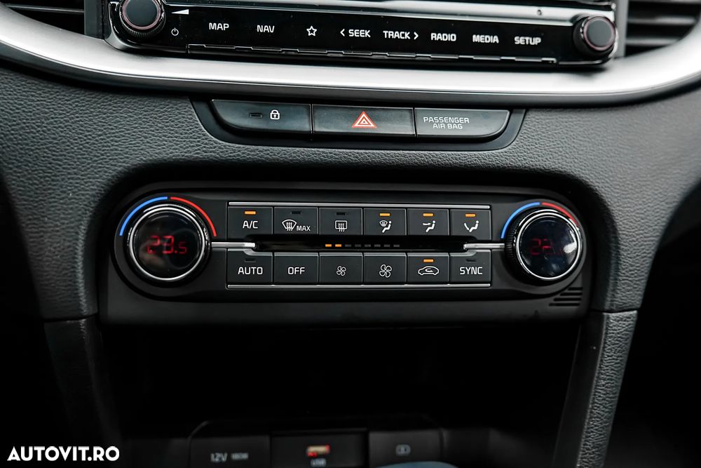 Kia XCeed - 30